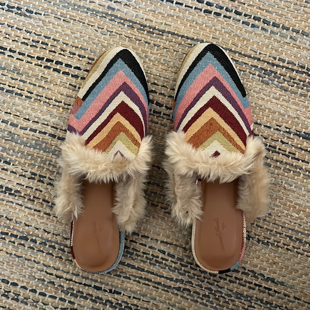 NWOT Universal Threads Mules
